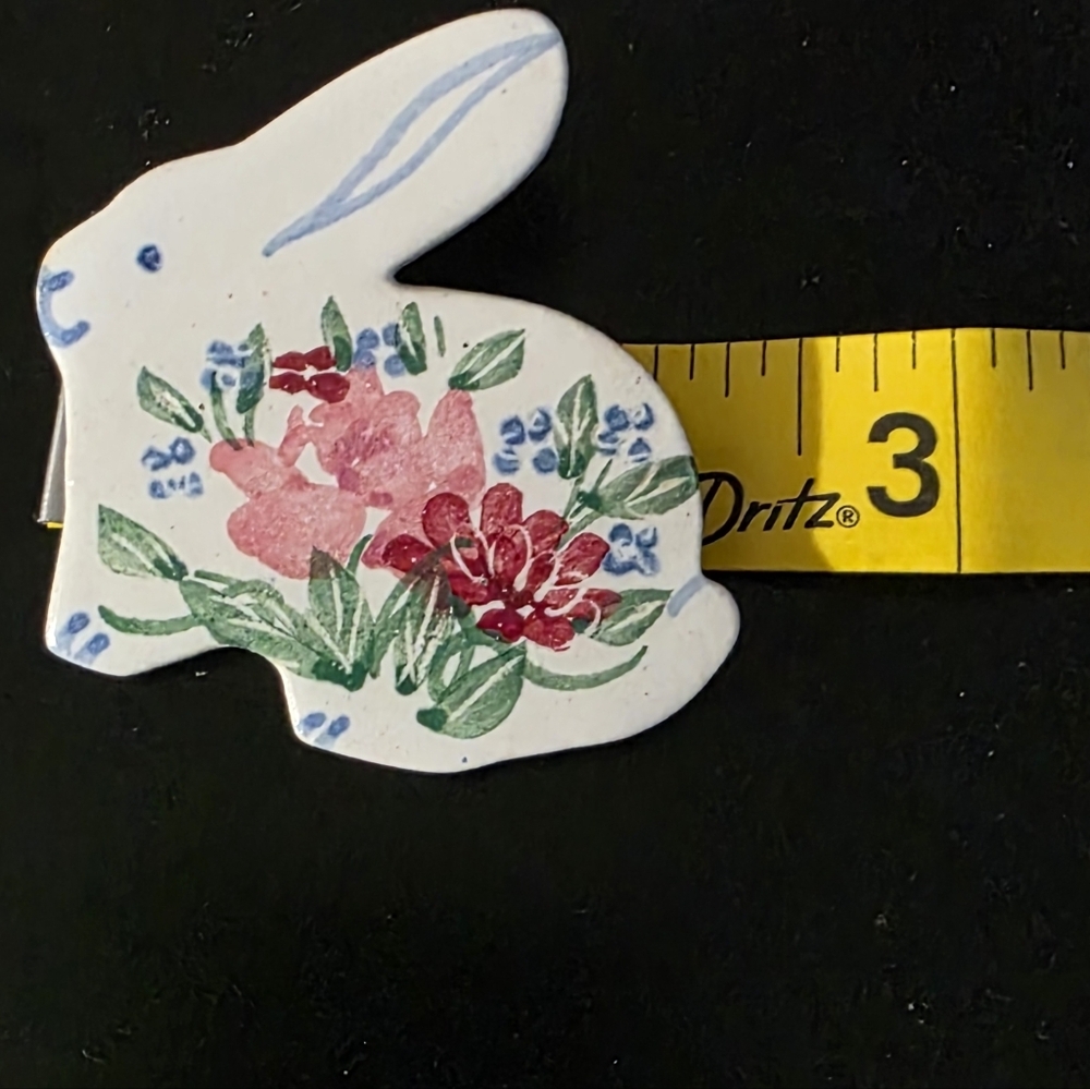 Vintage Hand Painted Rabbit Pin / Brooch - Picture 6 of 8